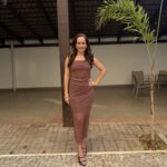 VESTIDO MIDI TULE POÁ MARROM | PRIMAVERA–VERÃO